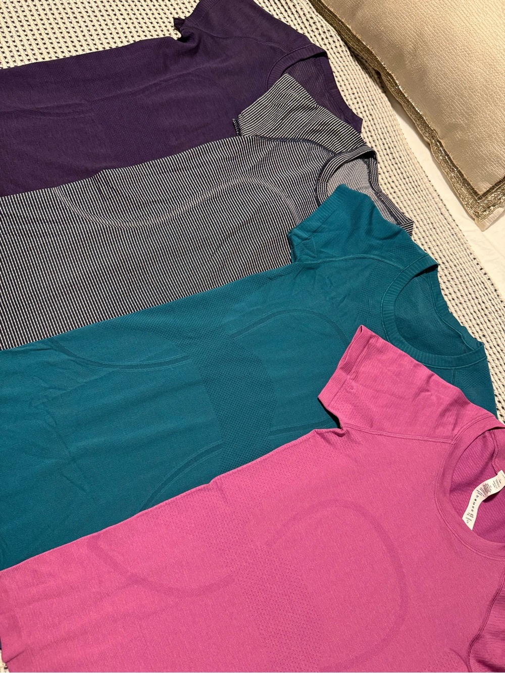 Bundle of 4 Lululemon Shirts